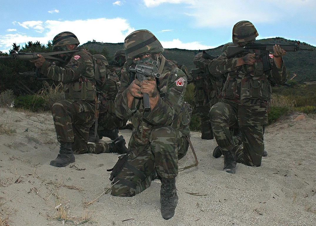Τούρκοι στρατιώτες περικύκλωσαν Ε/Κ στη νεκρή ζώνη – Κινητοποίηση του κατοχικού στρατού στην περιοχή – Βίντεο